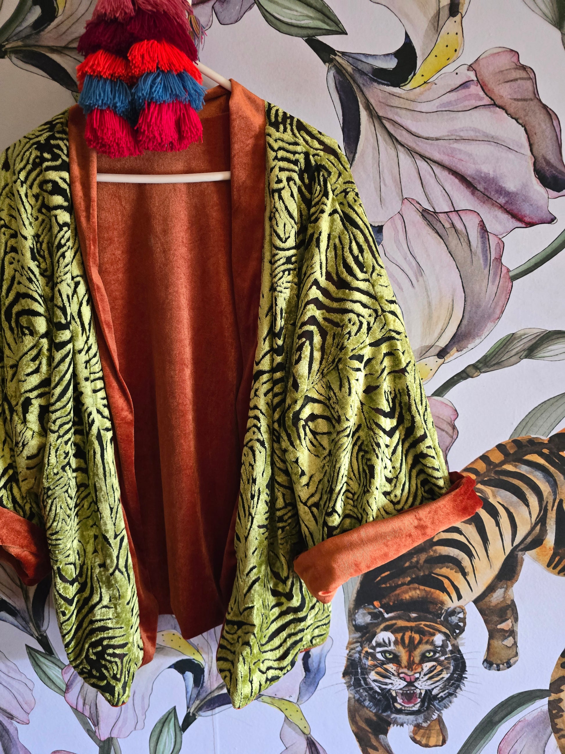 The REVERSIBLE VELVET kimono