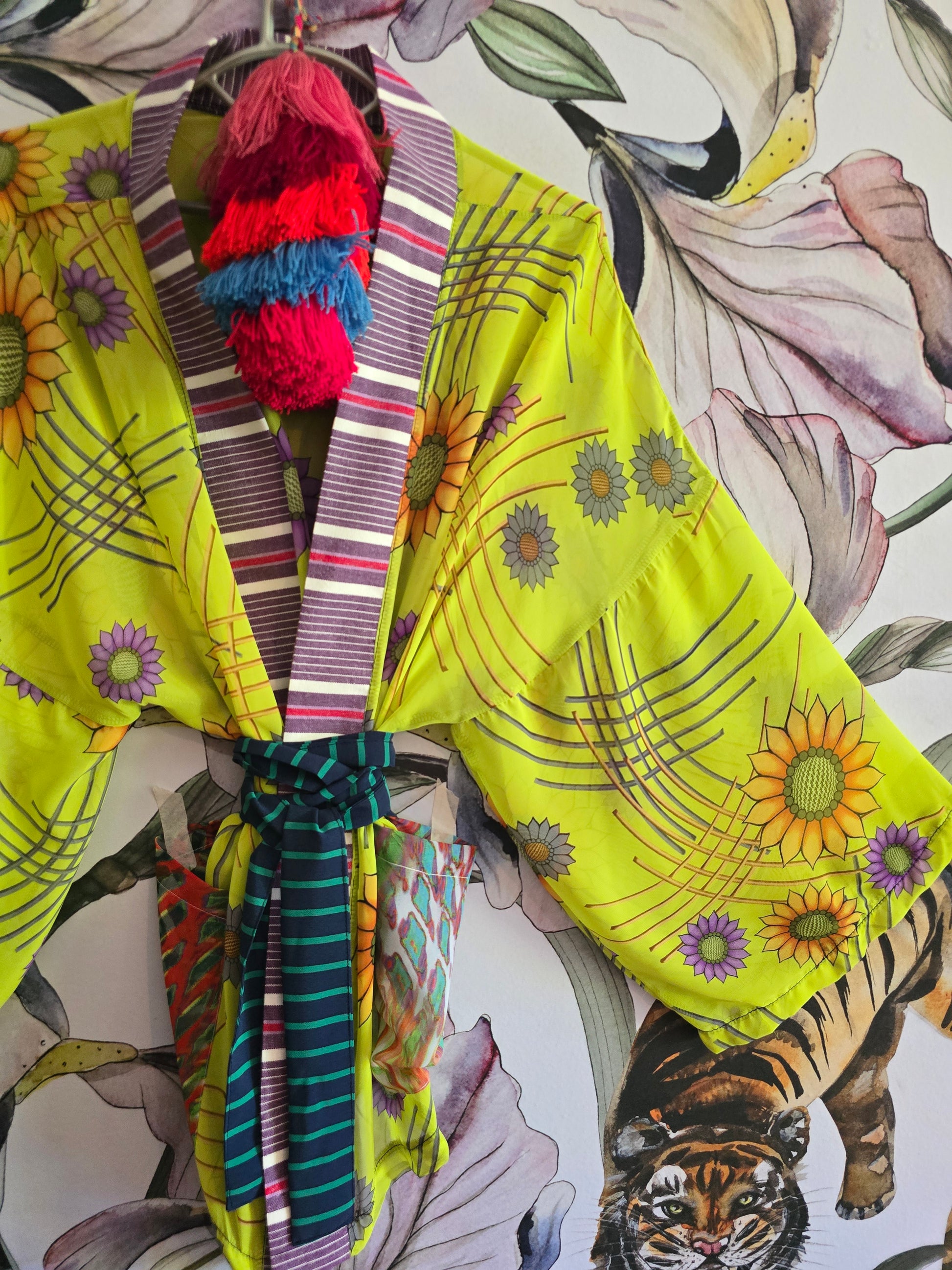 The EXOTIC BLOOM CROPPED KIMONO