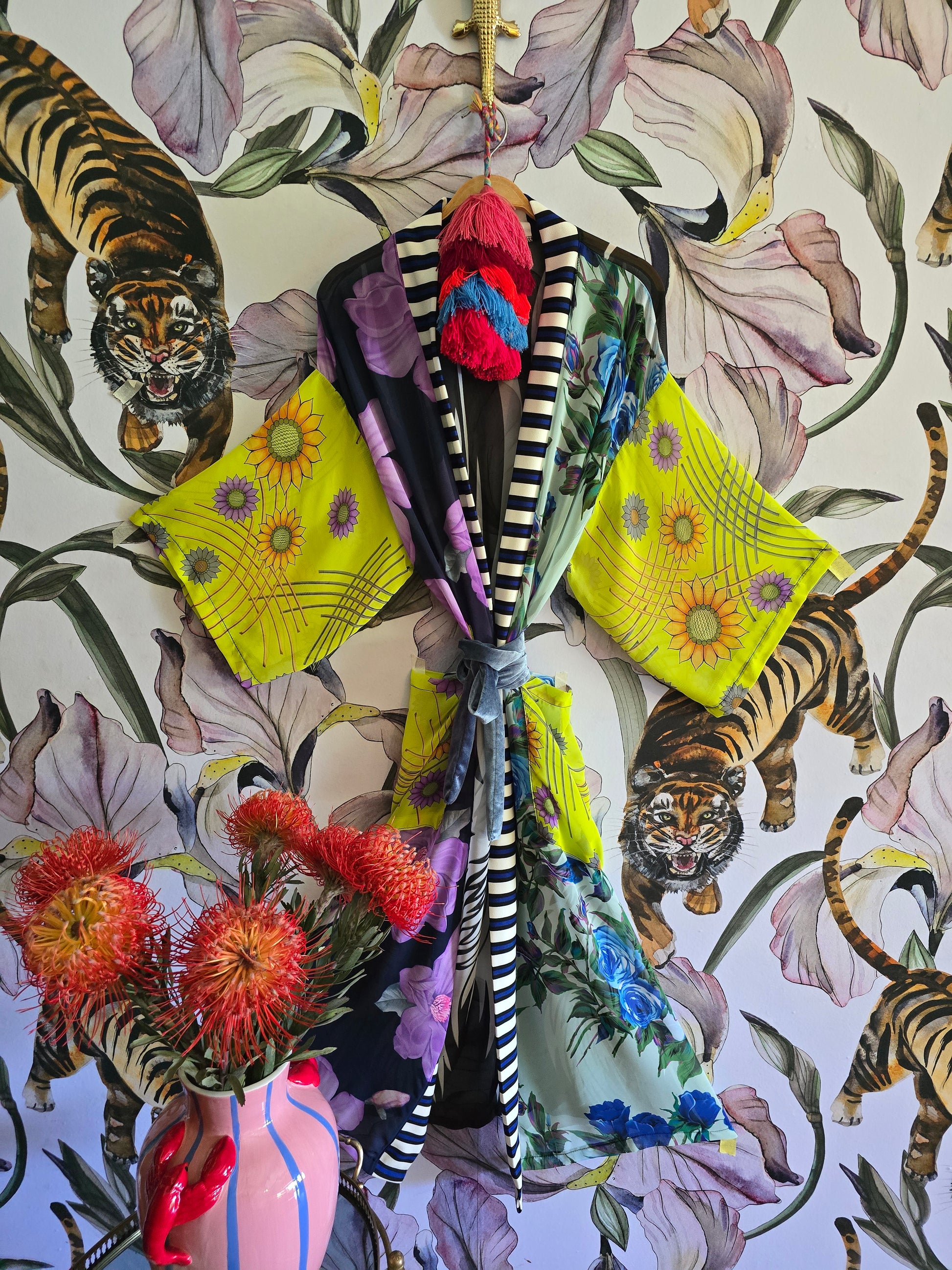 The CAMPS BAY QUEEN KIMONO